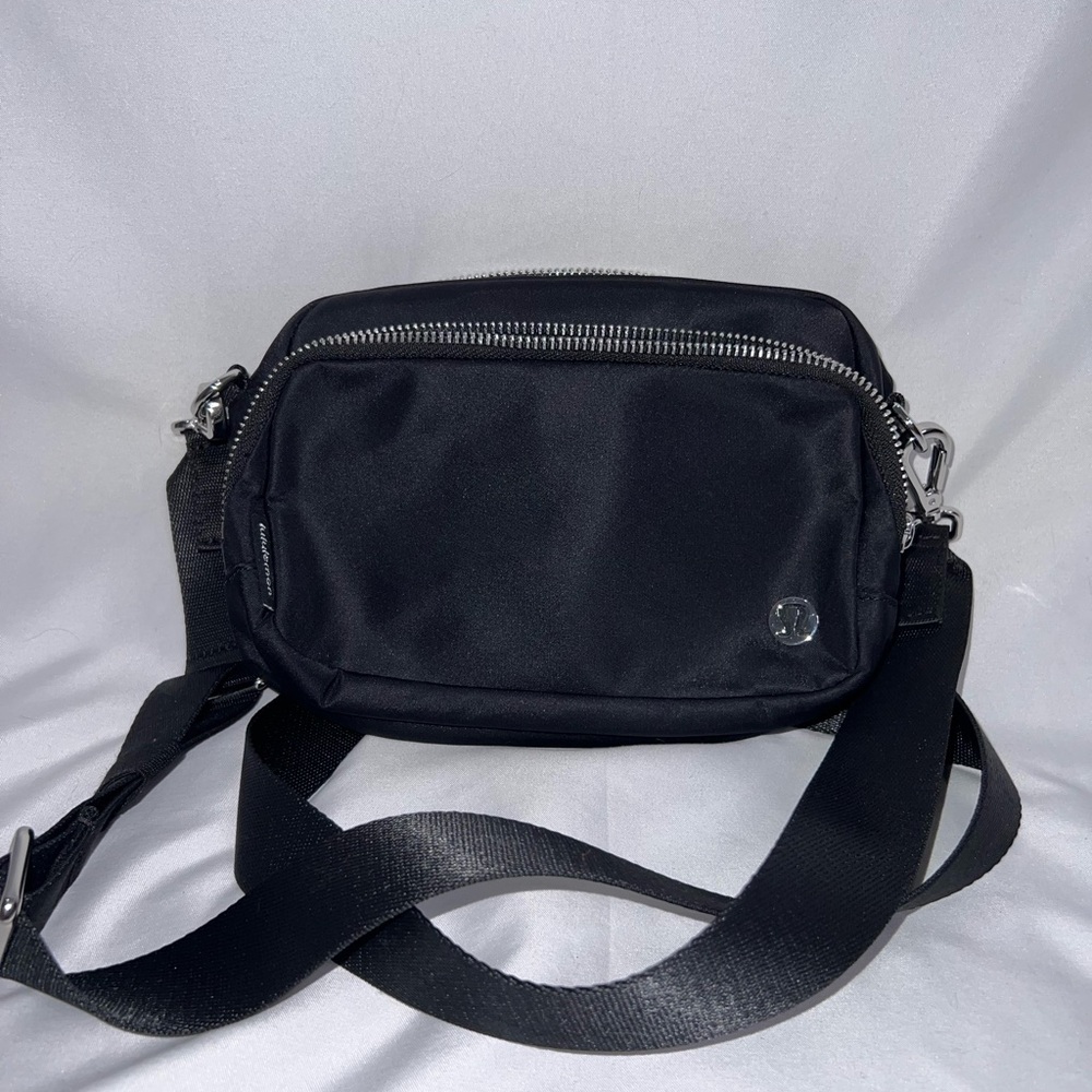 Lululemon Black Everywhere Crossbody Bag 2L with Metal Hardware